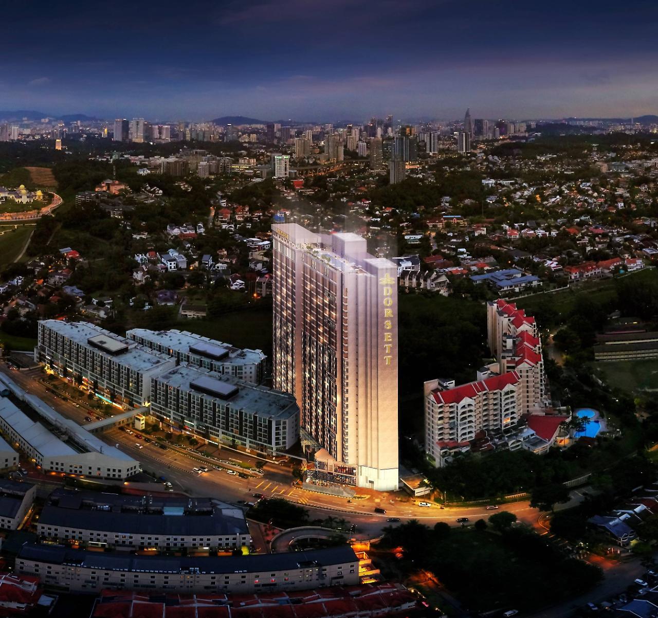 Hotel Dorsett Hartamas Kuala Lumpur Exterior foto The 38-storey residential tower